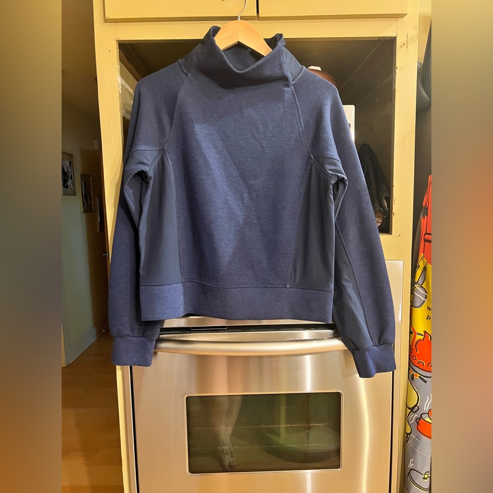 NWT Women’s Travis Mathew Delightful Funnel Neck Pullover Navy Sz. S